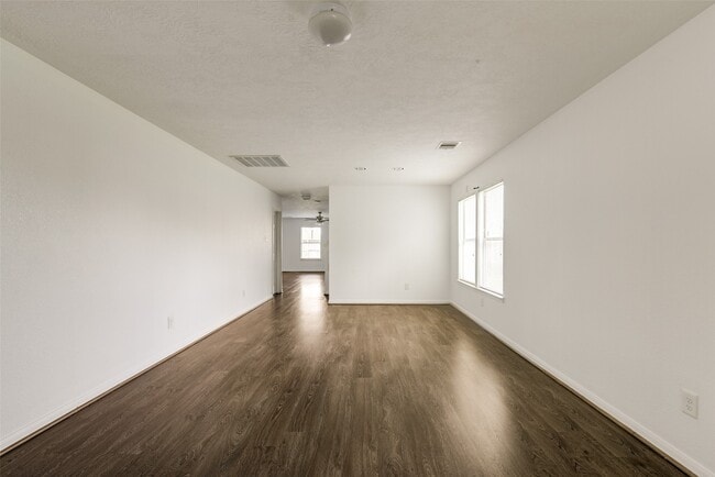 Building Photo - 834 Sweet Flower Dr
