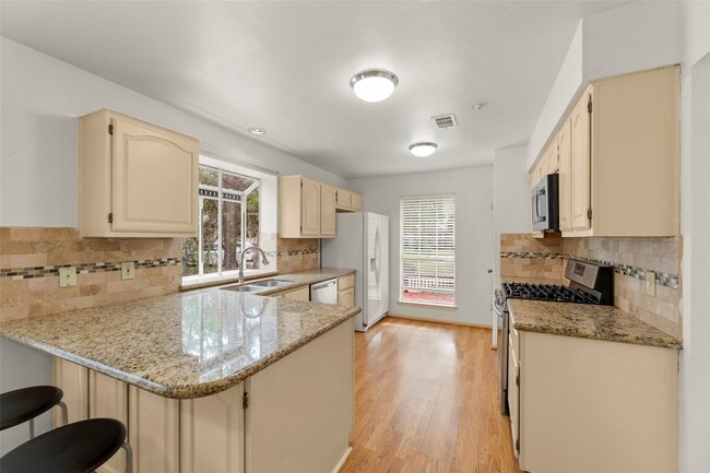 Building Photo - 38 Tall Sky Pl