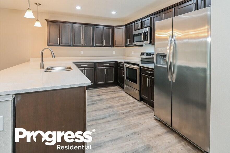 Building Photo - 1390 Sarahs Landing Dr