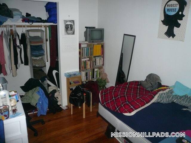 Building Photo - 94 Hillside St