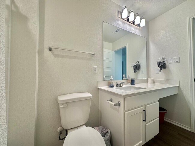 Building Photo - 123 Adeline Dr