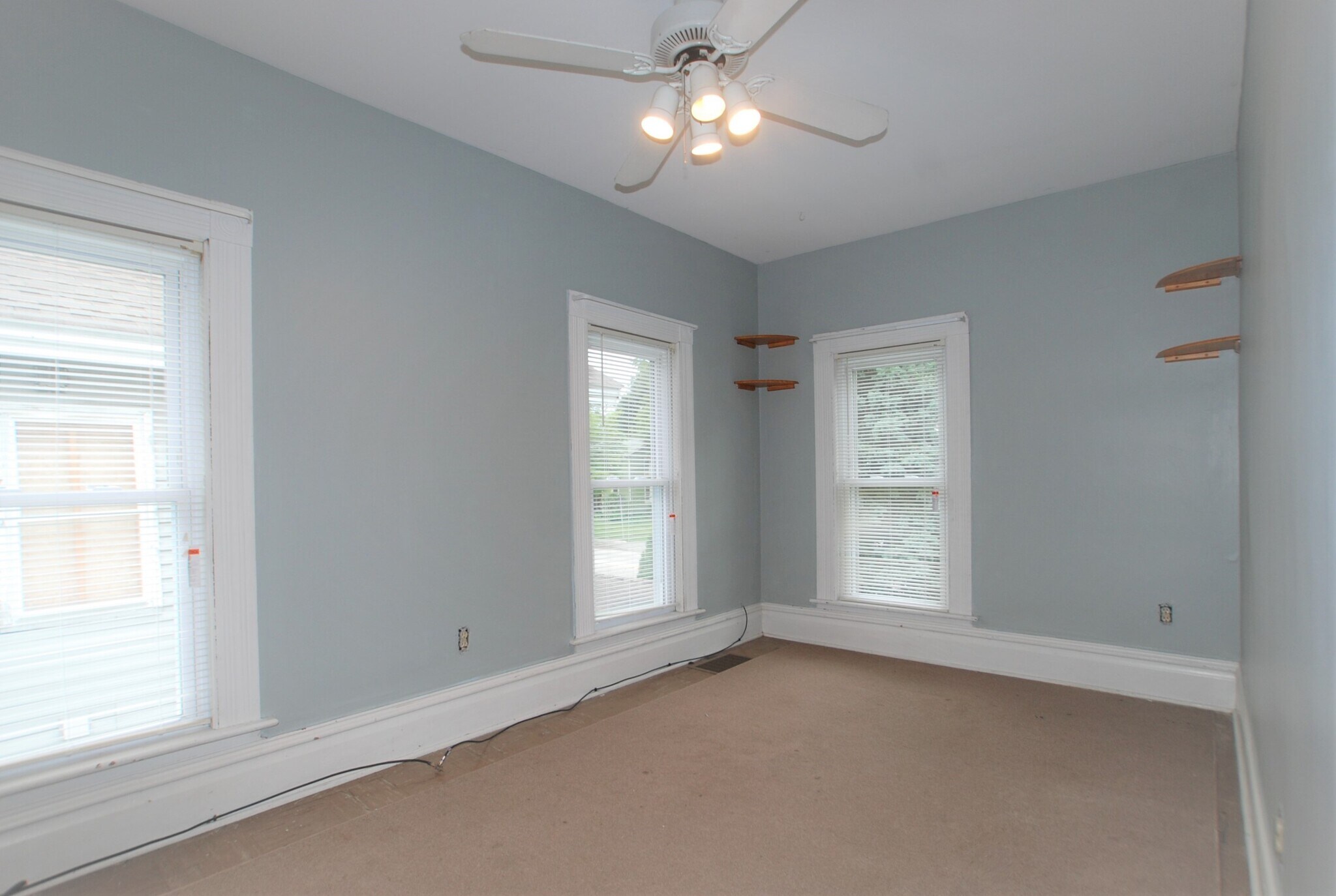 Building Photo - 146 Meadville St