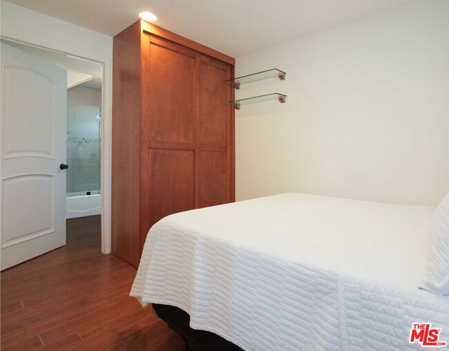 Building Photo - 2501 Ralston Ln