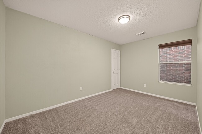 Building Photo - 12135 English Brook Cir