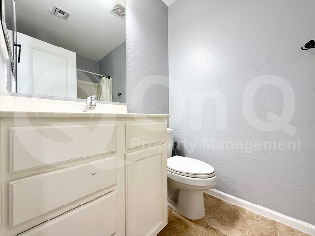 Building Photo - 2348 N Sand Hills Ct