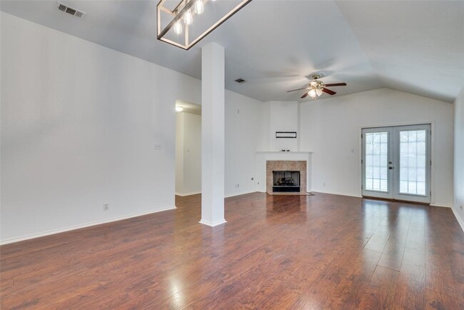 Building Photo - 1723 Rosenborough Ln S
