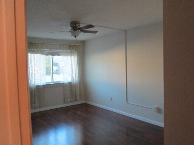 Building Photo - 430 Thoreau St
