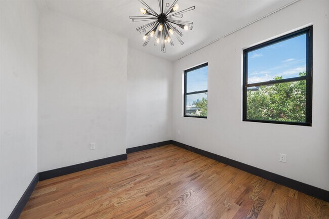 Building Photo - 604 Palisade Ave