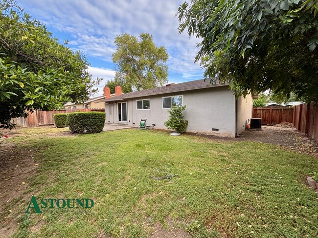 Building Photo - 2627 Prestwick Ave