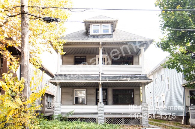 Primary Photo - UPDATED 2 BEDROOM UNIT IN THE HEART OF TRE...