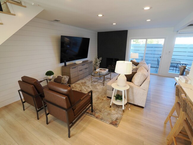 Building Photo - Prime Location in Newport Beach – Fully Fu...