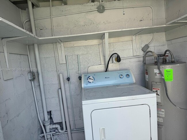 Building Photo - 5440 SW 38th Ct