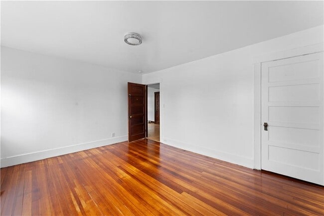 Building Photo - 335 Blackstone St