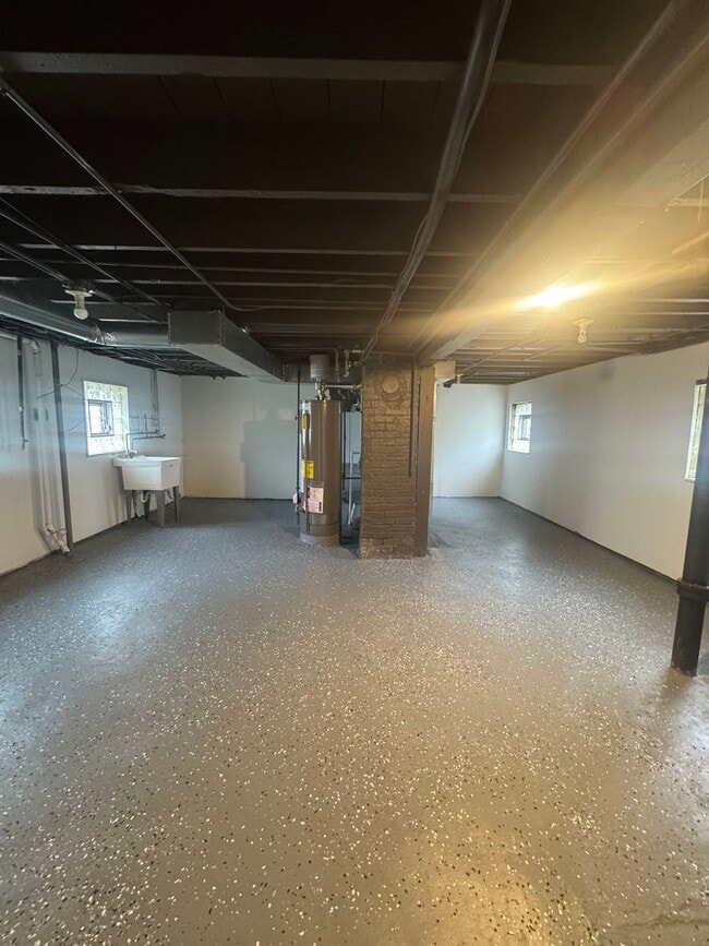 Building Photo - Beautiful 2-bedroom house for Rent AVAILAB...
