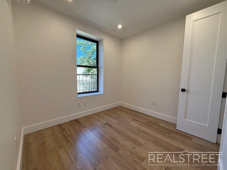 Building Photo - Modern Brooklyn Living with Everyday Convenience