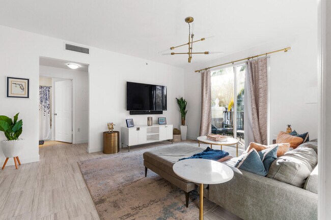 Building Photo - 255 NE 3rd Ave