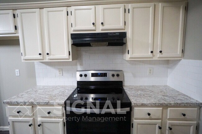 Building Photo - 112 Timberleaf Cir