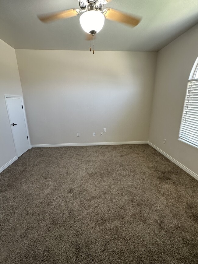 Building Photo - 229 Villa Elegante Dr