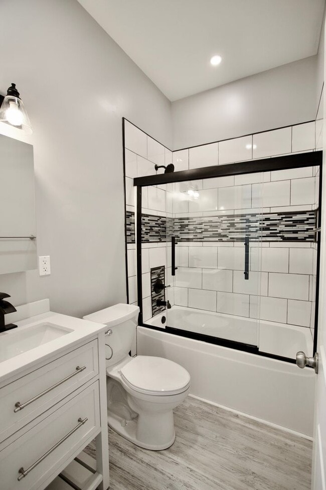 Building Photo - Modern rehabbed 2 Bedroom home with garage