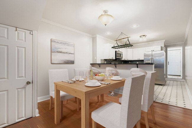 Building Photo - 2535 N Howard St