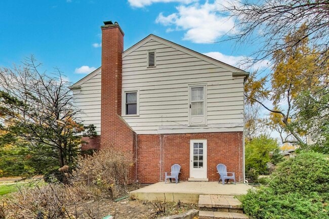 Building Photo - 4350 Bobolink Terrace