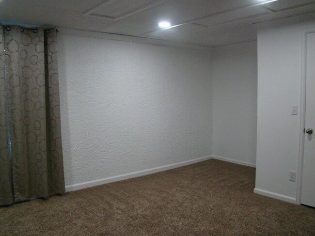 Building Photo - 8825 Boxelder Dr