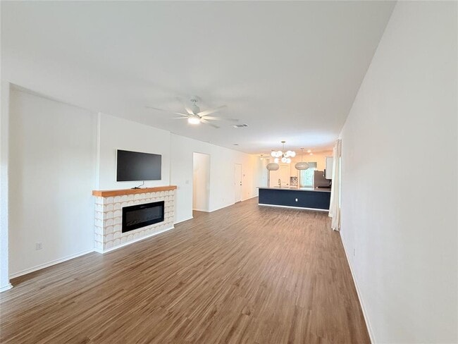 Building Photo - 928 Legends Ln