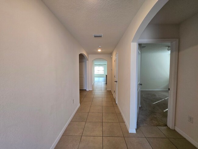 Building Photo - 4  bedroom 2 bath Home for Rent  in the He...