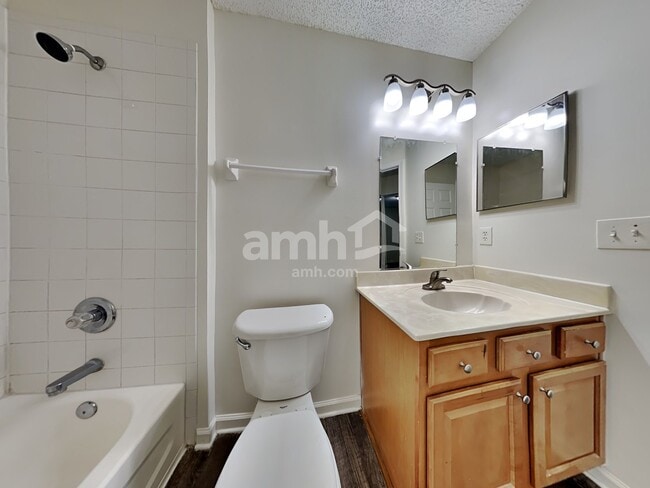 Building Photo - 14249 Fish Eagle Dr E