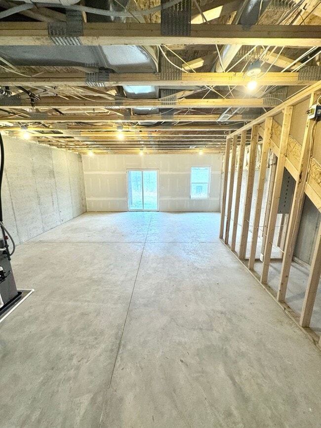 Building Photo - THREE BEDROOM/2.5 BATH TOWNHOME in Southern Lehigh School District