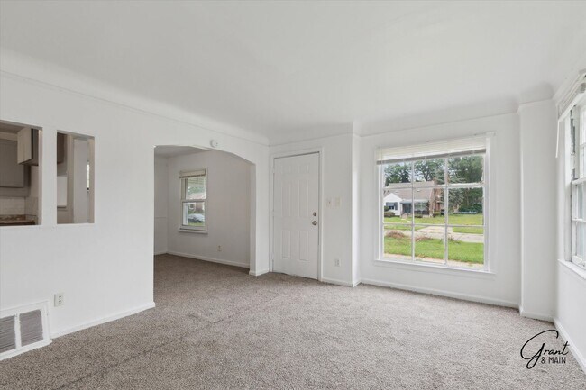Building Photo - $1,150 - Bungalow