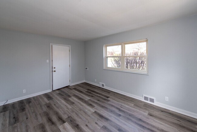 Building Photo - 3053 N Hegry Cir