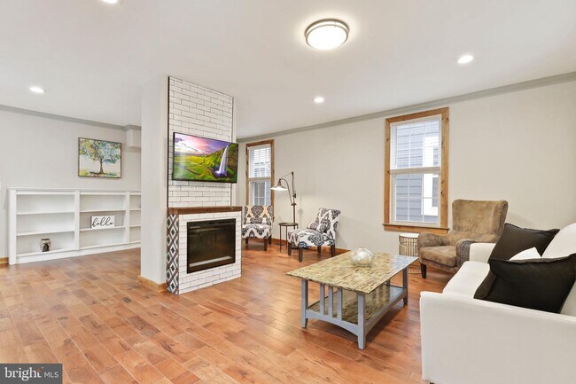 Building Photo - 3502 Buena Vista Ave