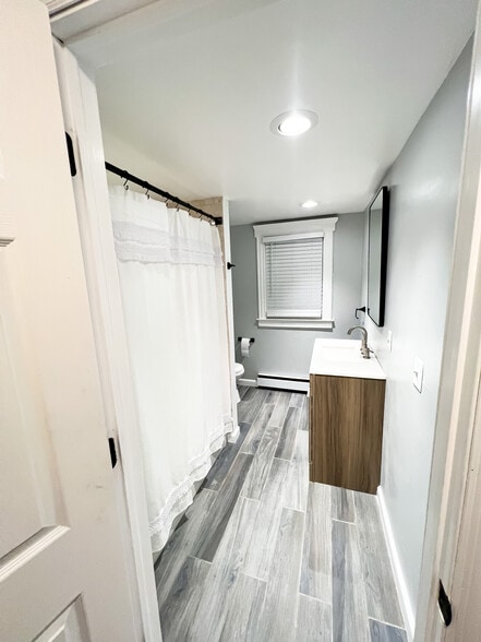 Building Photo - 239 William St