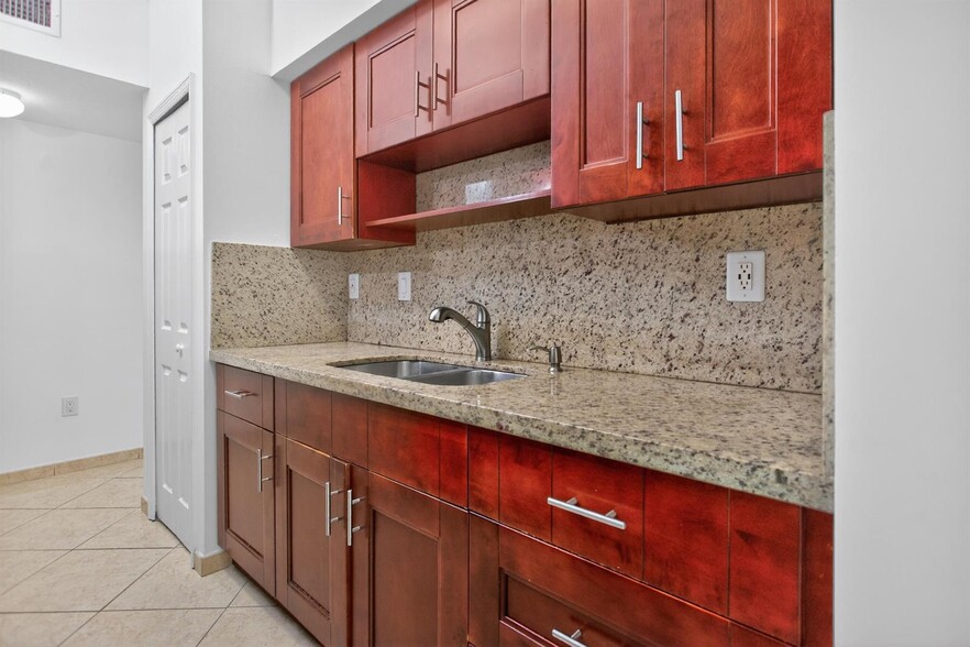 Building Photo - 7085 Nova Dr