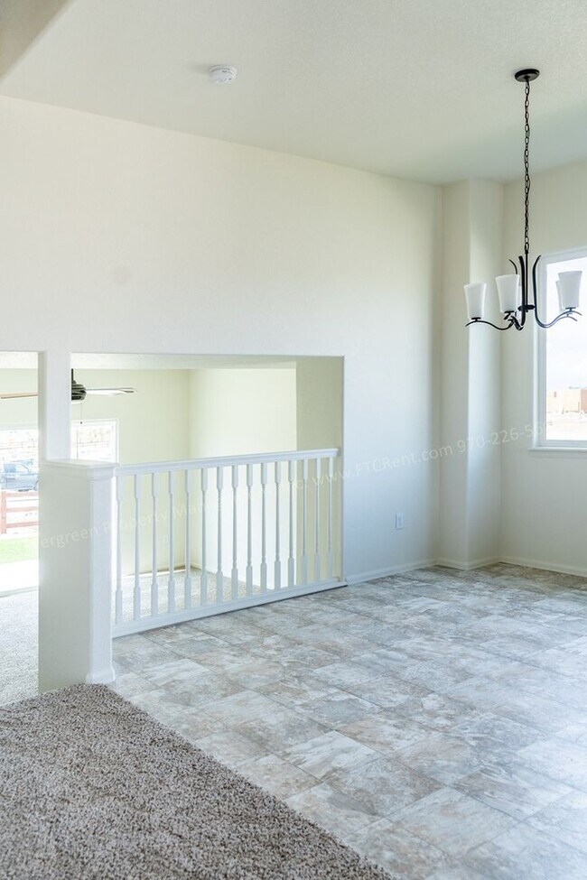 Building Photo - Gorgeous 4-Bed, 2.5 Bath Home in Windsor!