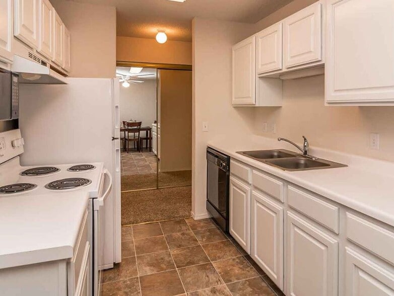 Interior Photo - PEARLWOOD ESTATES