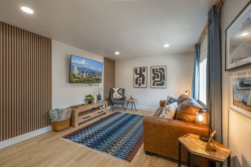Building Photo - 840 W 400 N