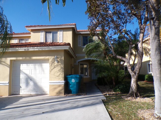Building Photo - 1620 Cetona Dr