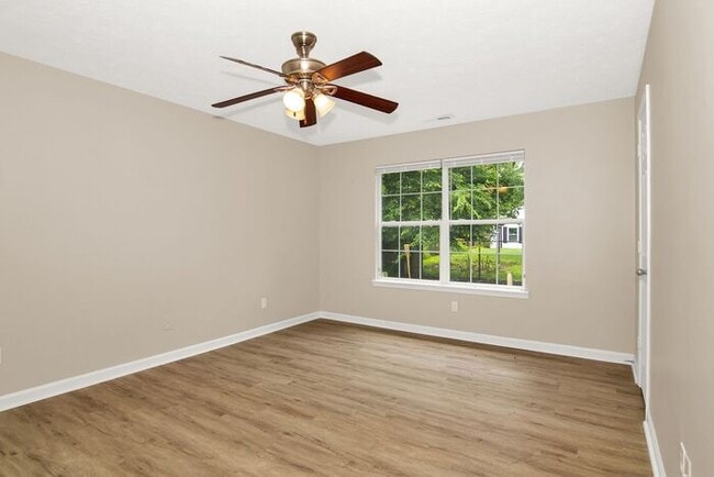 Building Photo - 5 Ashwood Cir