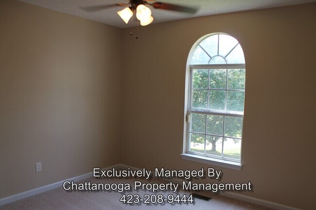 Building Photo - 271 Lee Dr