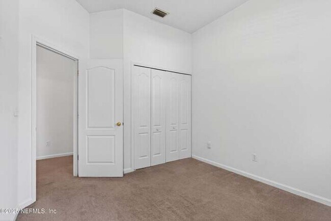Building Photo - 872 Collinswood Dr W