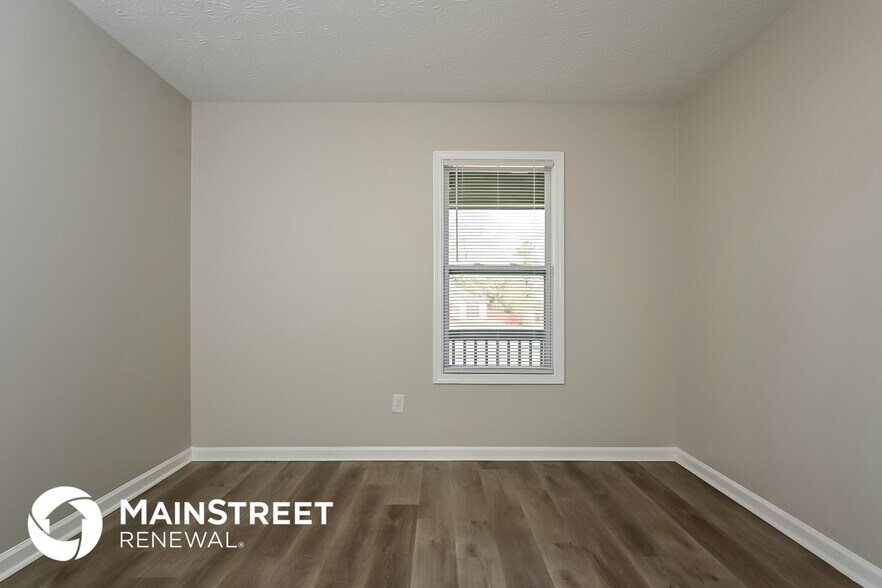 Building Photo - 561 Sunnyhill Dr
