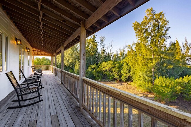 Building Photo - 18954 Acosta Rd