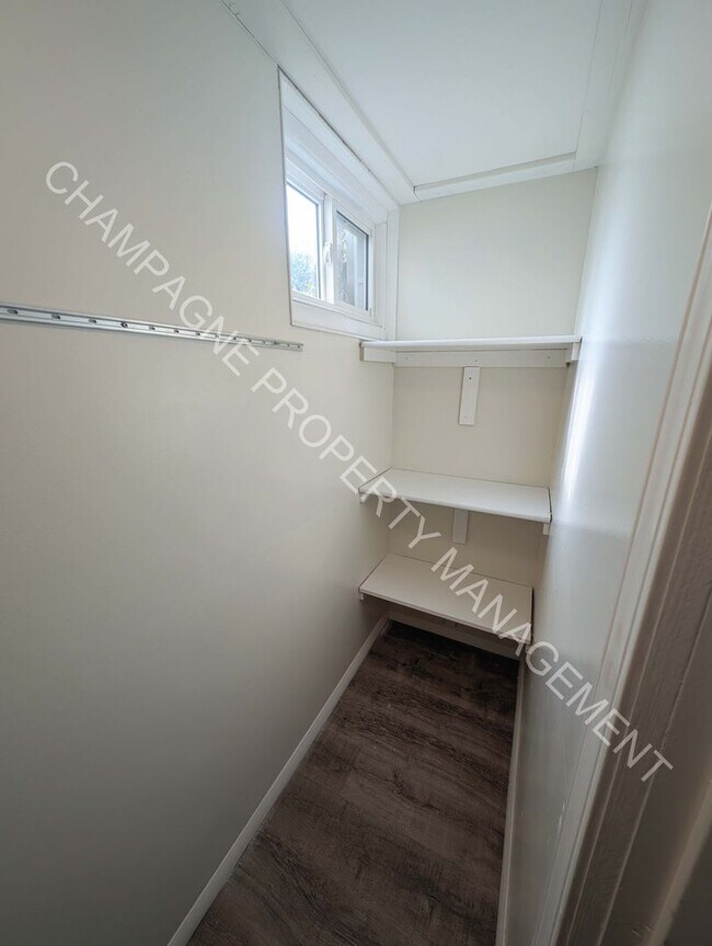 Building Photo - Unique single family home with second unit in finished basement