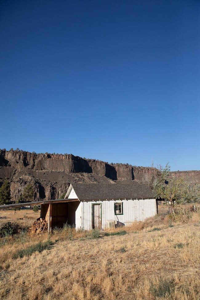 Building Photo - 6690 Old Ranch House Rd