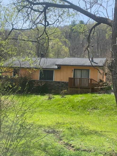 Building Photo - 106 Addison Ct