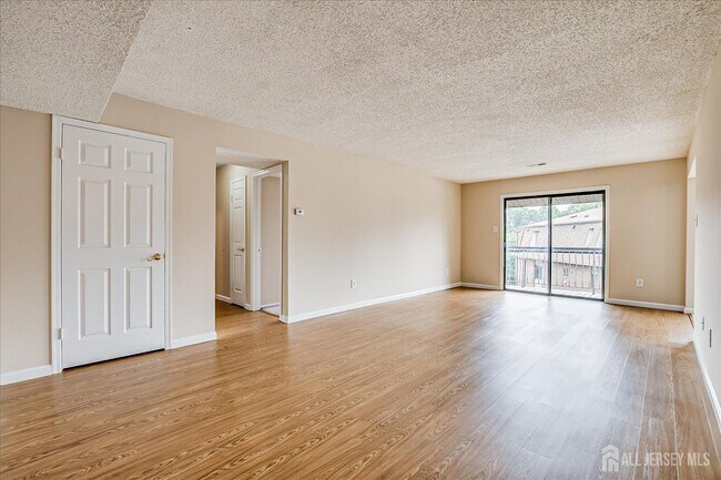Building Photo - 223 Edison Glen Terrace