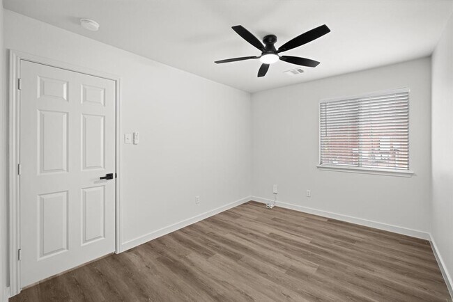 Building Photo - 15000 Sassafras Trail