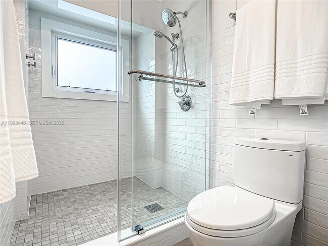 Building Photo - 104 Angelfish Ln